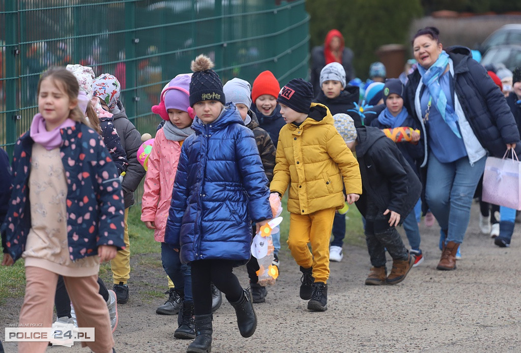 Barwne korowody przeszły ulicami Polic