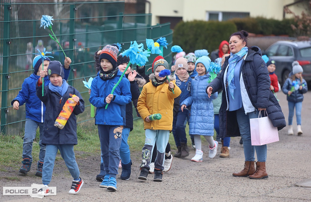 Barwne korowody przeszły ulicami Polic