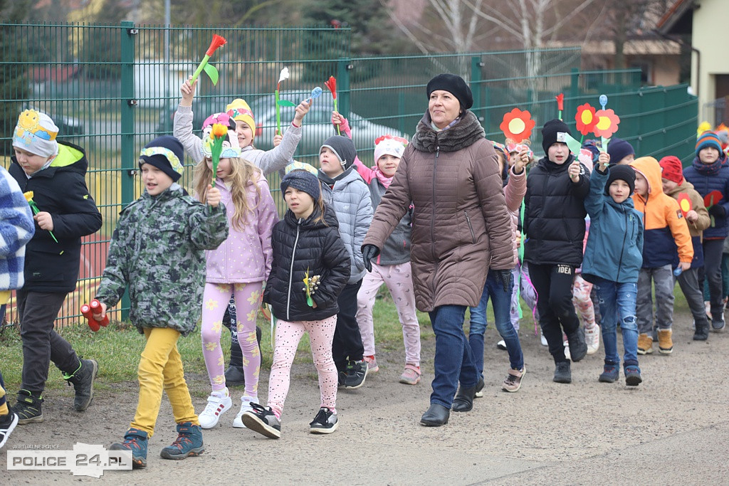 Barwne korowody przeszły ulicami Polic