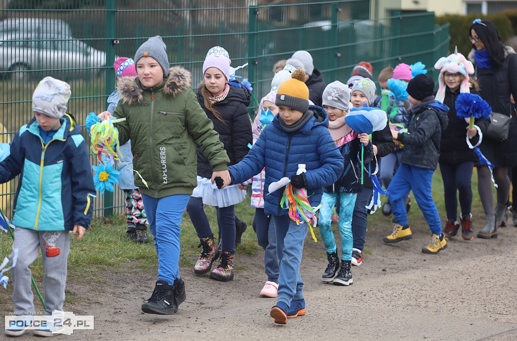 Barwne korowody przeszły ulicami Polic