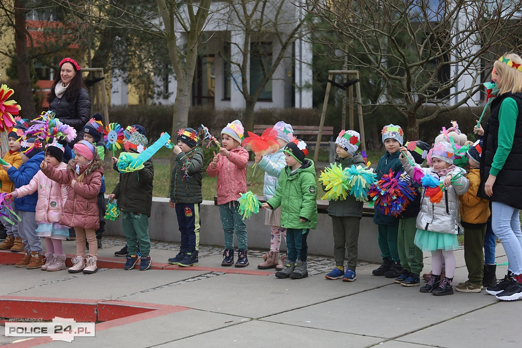 Barwne korowody przeszły ulicami Polic