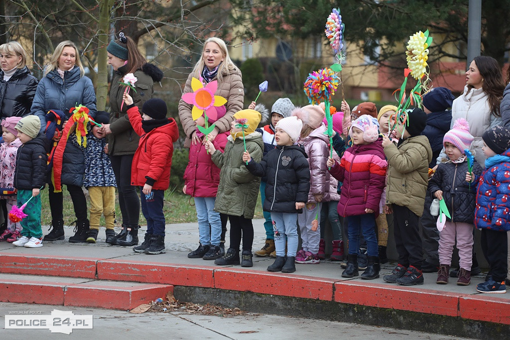 Barwne korowody przeszły ulicami Polic