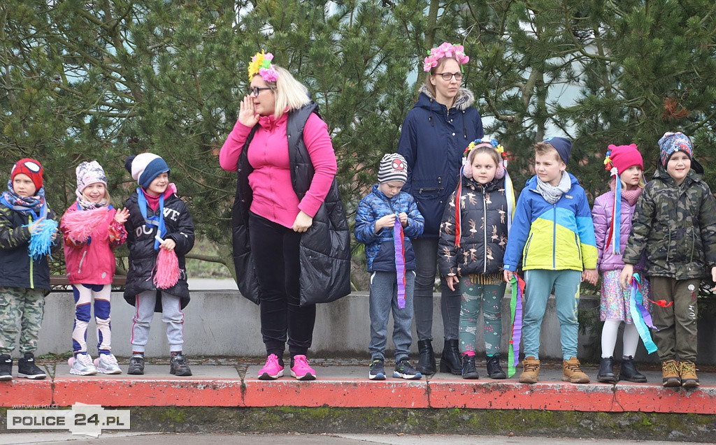 Barwne korowody przeszły ulicami Polic