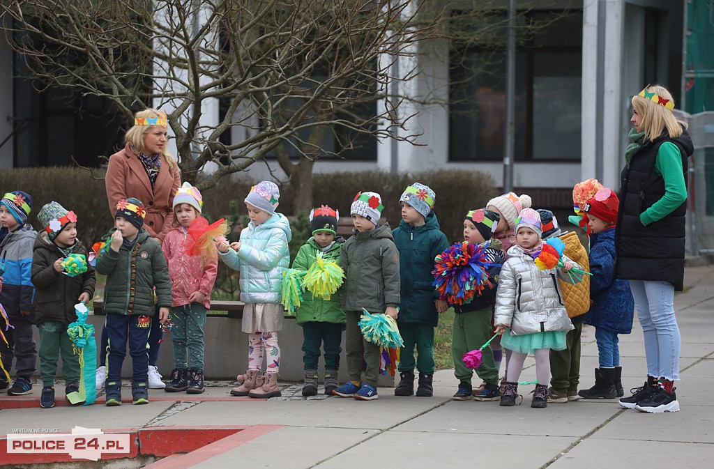 Barwne korowody przeszły ulicami Polic