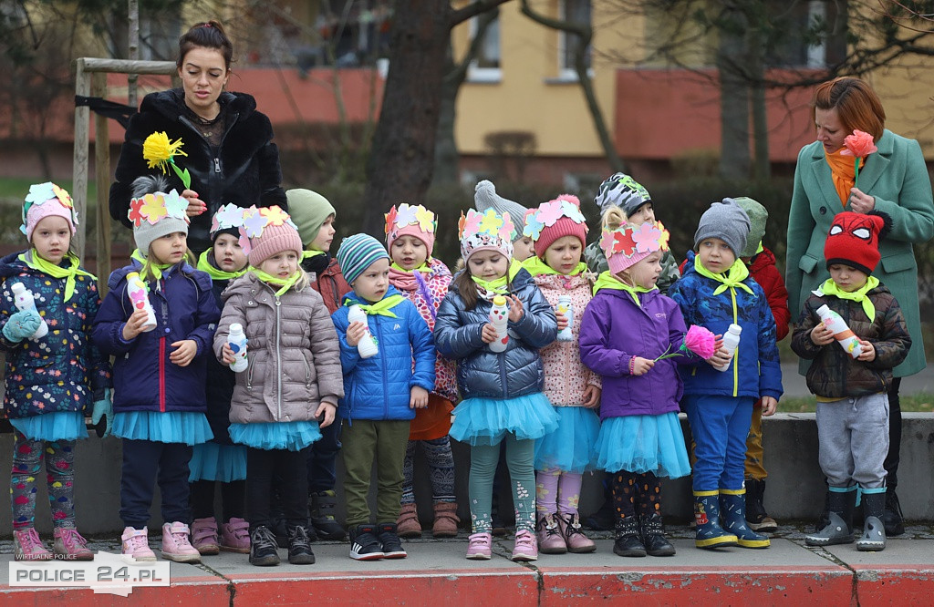 Barwne korowody przeszły ulicami Polic