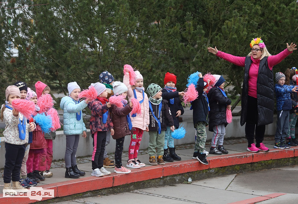 Barwne korowody przeszły ulicami Polic