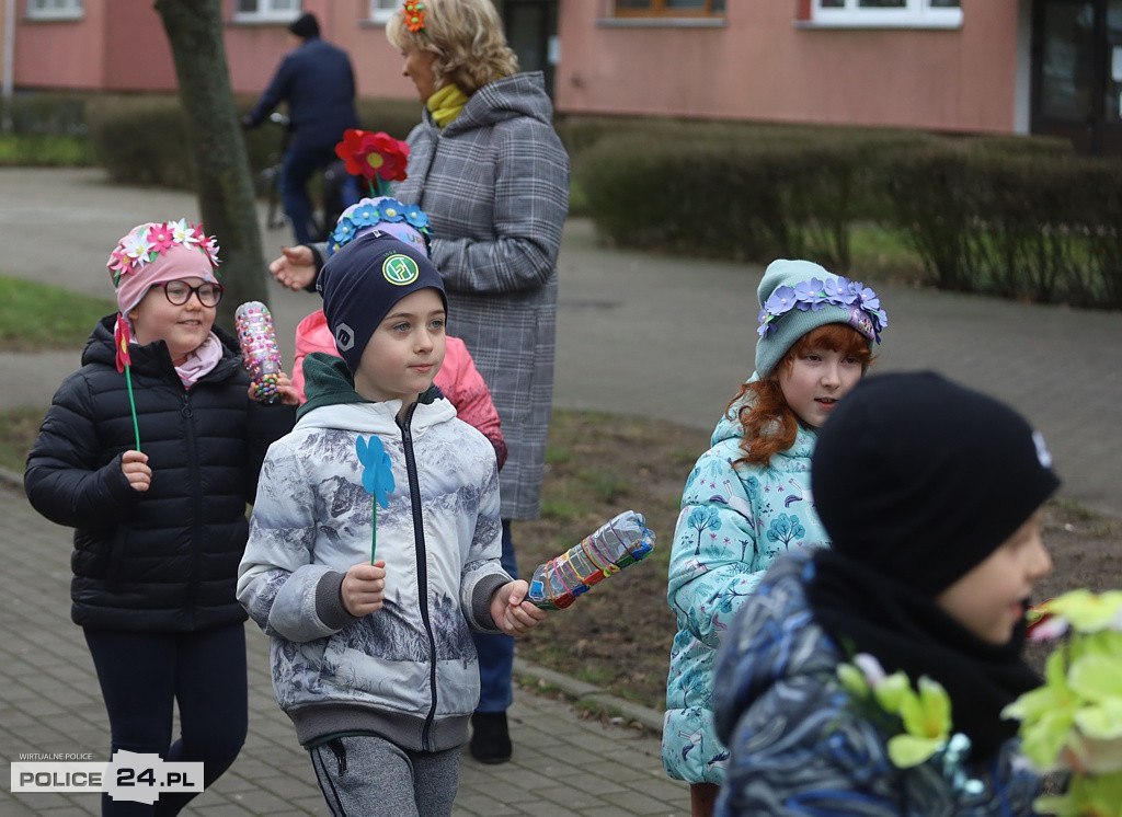 Barwne korowody przeszły ulicami Polic
