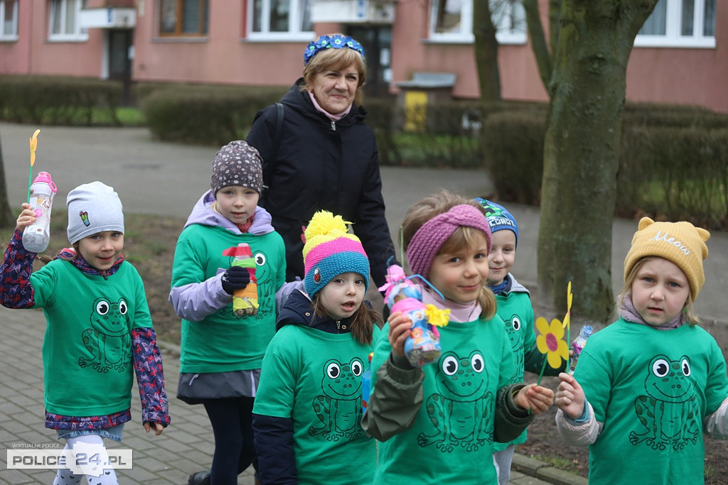 Barwne korowody przeszły ulicami Polic