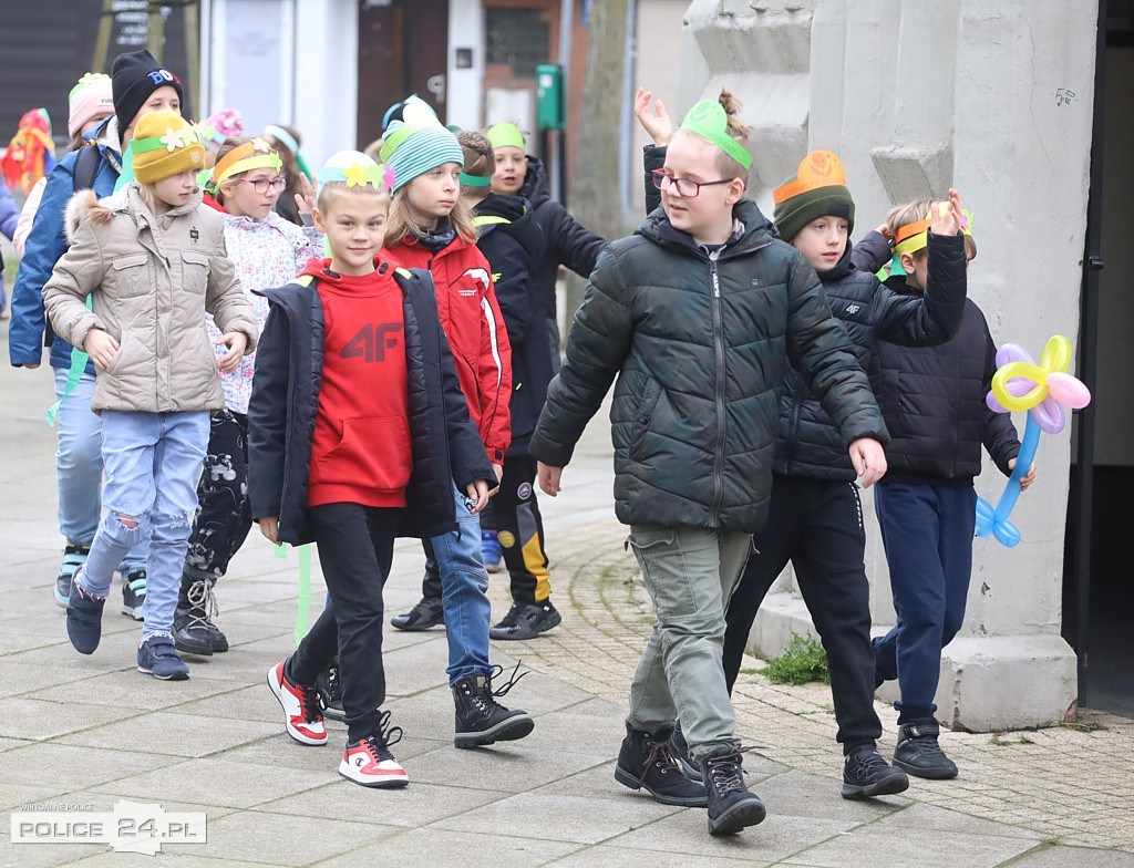 Barwne korowody przeszły ulicami Polic