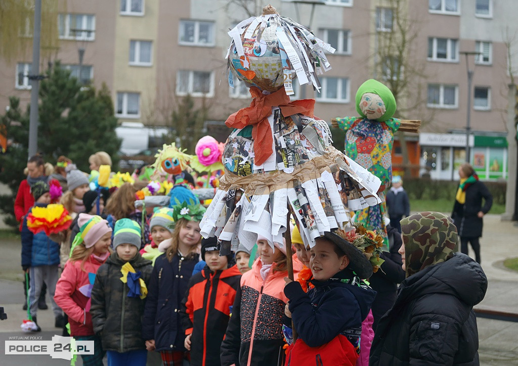 Barwne korowody przeszły ulicami Polic