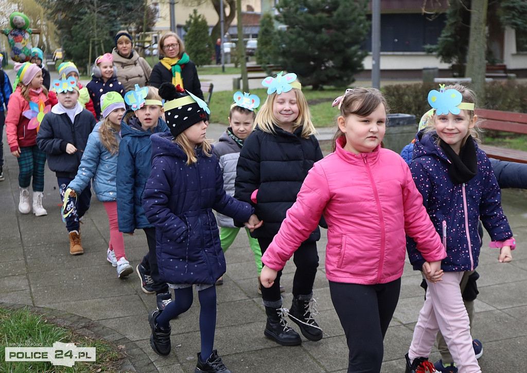 Barwne korowody przeszły ulicami Polic
