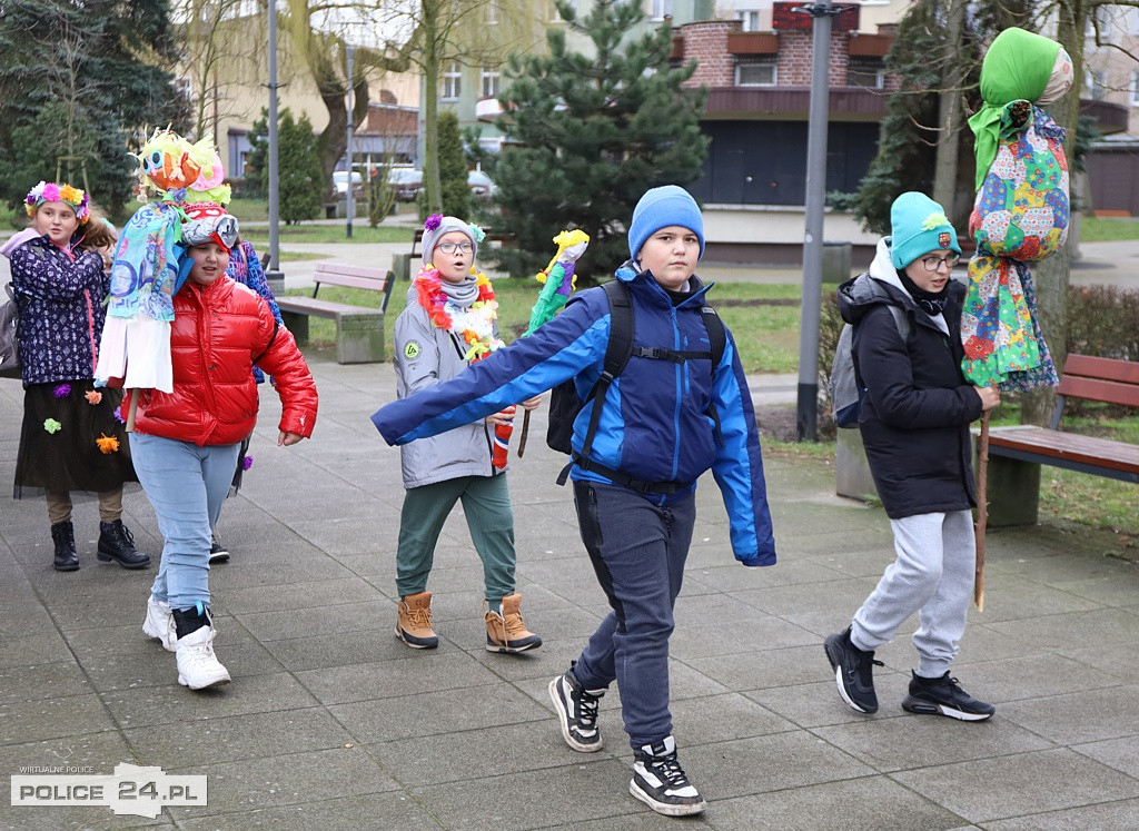 Barwne korowody przeszły ulicami Polic