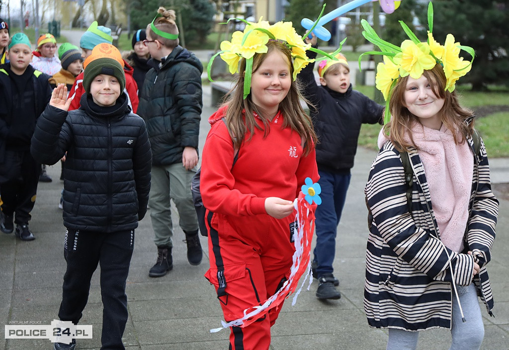Barwne korowody przeszły ulicami Polic