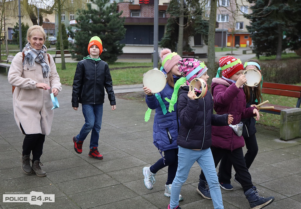 Barwne korowody przeszły ulicami Polic