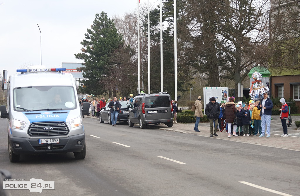 Barwne korowody przeszły ulicami Polic