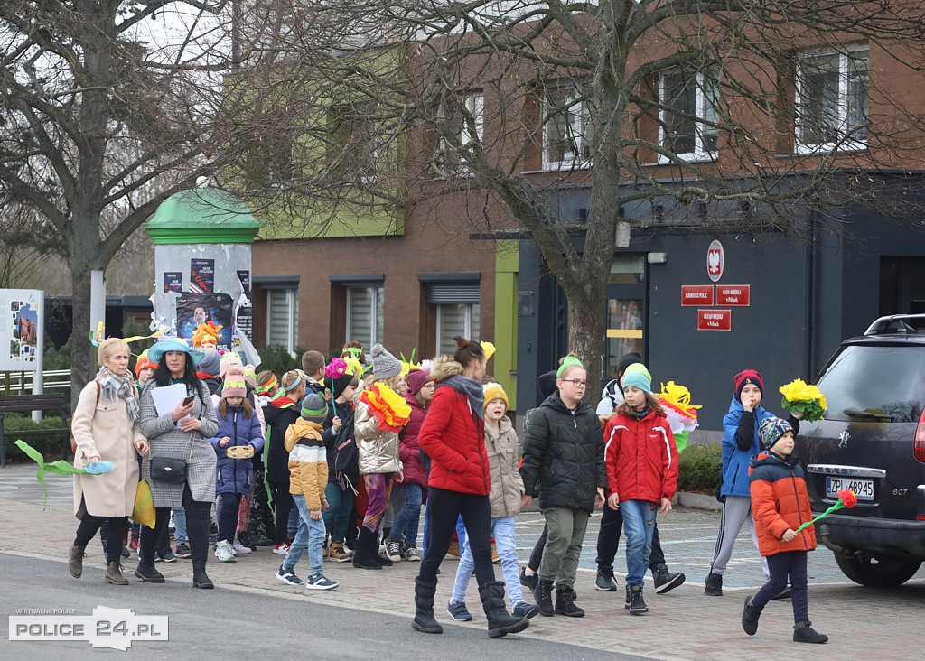 Barwne korowody przeszły ulicami Polic