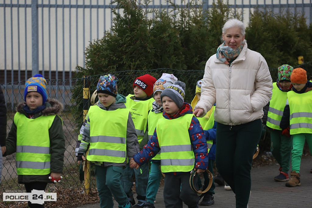 Barwne korowody przeszły ulicami Polic