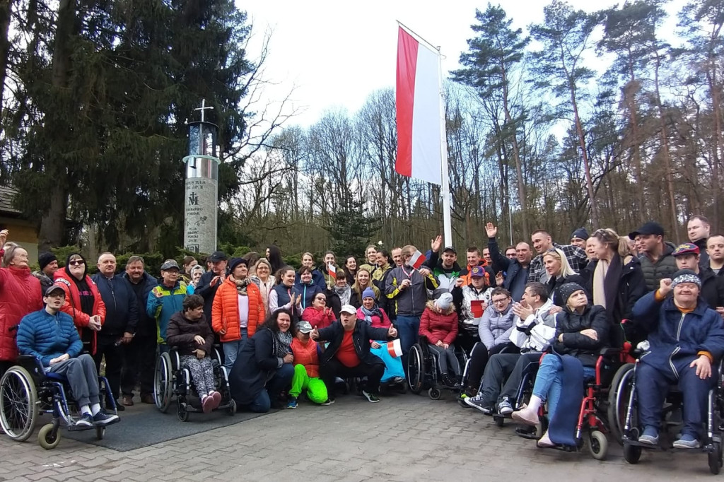 Uroczystość wciągnięcia flagi w PSONI Police
