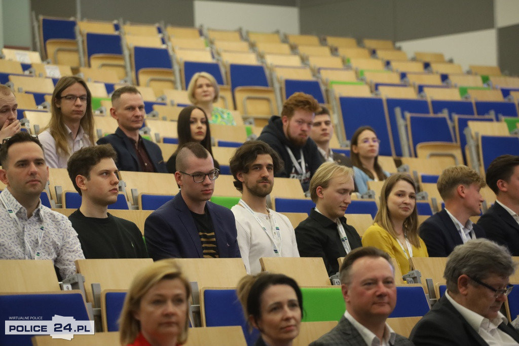 Grupa Azoty Police i ZUT w Szczecinie zainaugurowały Akademię Wodorową