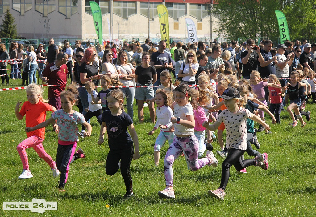 Police. Ostatnia edycja Szkolnej Ligi Biegów Przełajowych 2022/2023