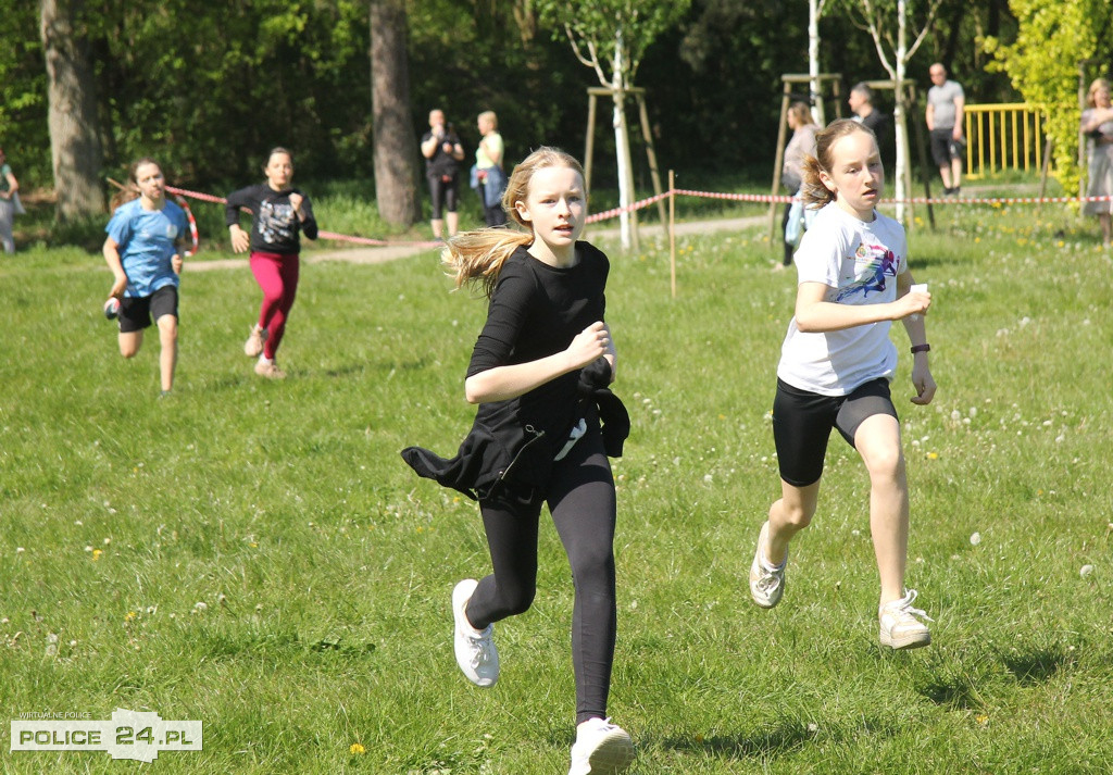 Police. Ostatnia edycja Szkolnej Ligi Biegów Przełajowych 2022/2023