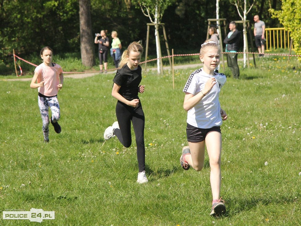 Police. Ostatnia edycja Szkolnej Ligi Biegów Przełajowych 2022/2023