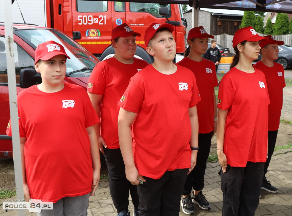 Ślubowanie Młodzieżowej Drużyny Pożarniczej w OSP Trzebież
