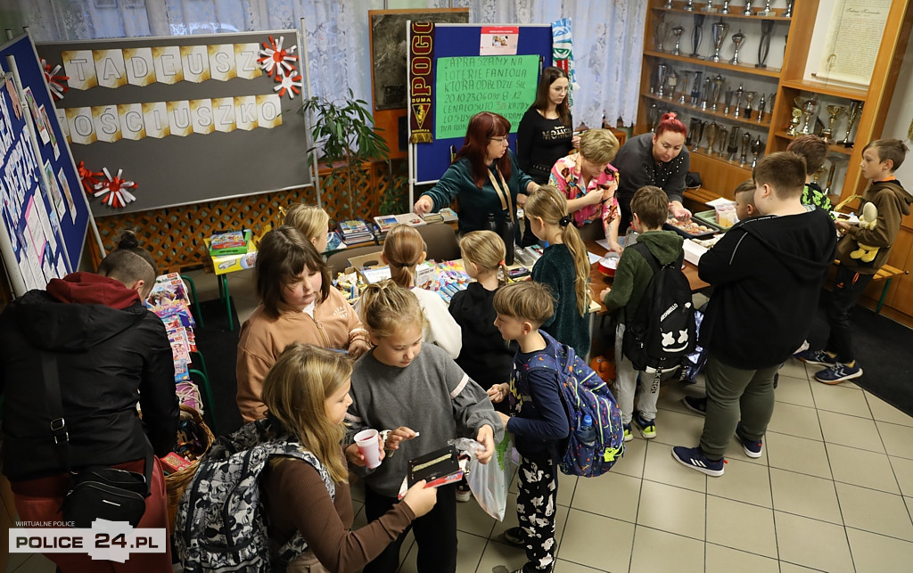 Kiermasz dla Iwonki w SP nr 1 w Policach