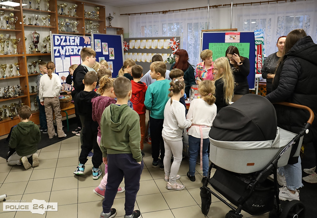 Kiermasz dla Iwonki w SP nr 1 w Policach