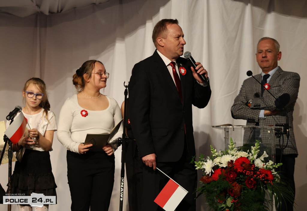 Rodzinny Śpiewnik Patriotyczny w Policach