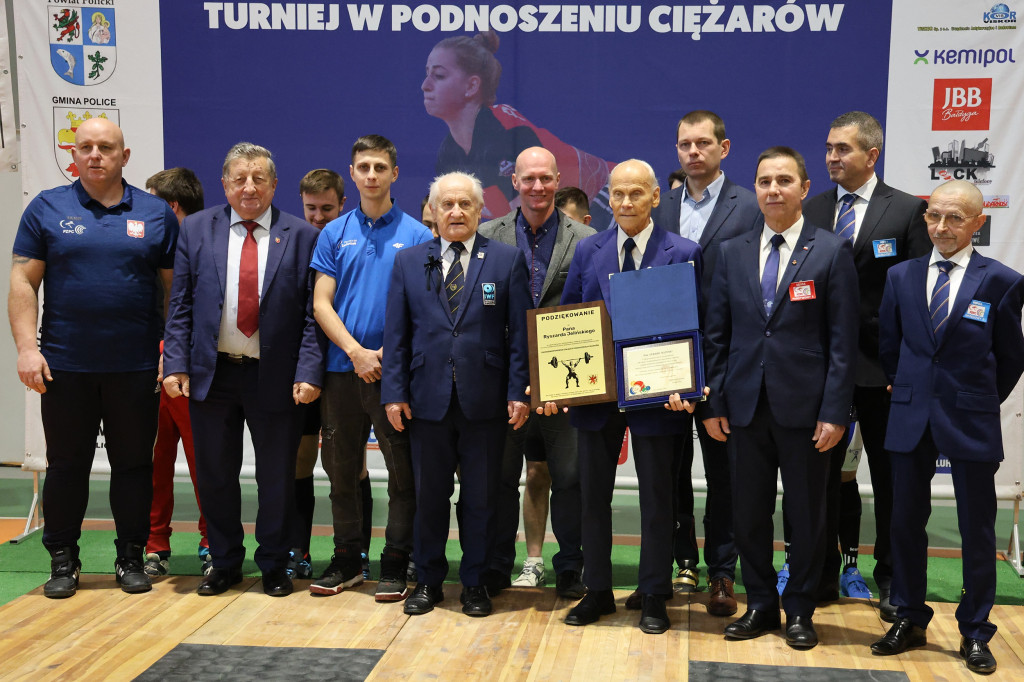 Zawody o puchar burmistrza Polic w podrzucie
