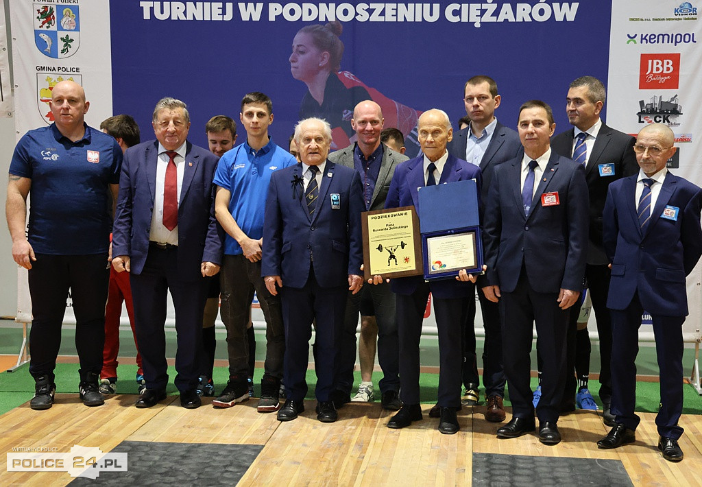 Zawody o puchar burmistrza Polic w podrzucie