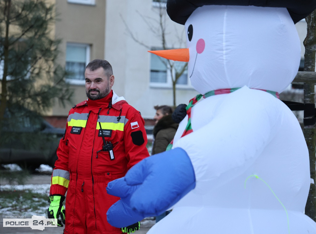 Zabawa karnawałowa, rozbieranie choinki, postacie z bajek i filmów