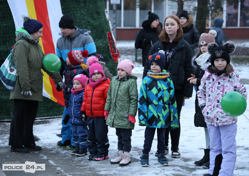 Zabawa karnawałowa, rozbieranie choinki, postacie z bajek i filmów