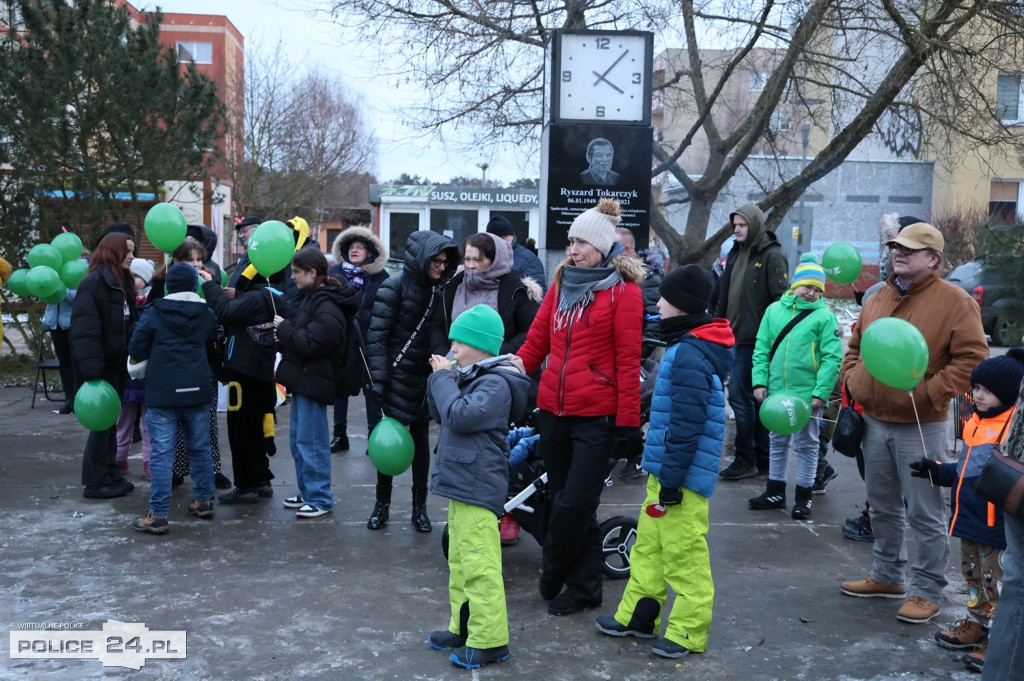 Zabawa karnawałowa, rozbieranie choinki, postacie z bajek i filmów