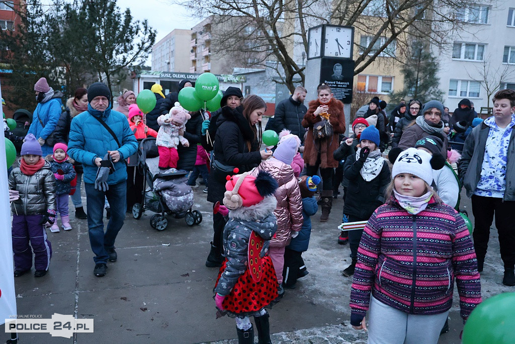 Zabawa karnawałowa, rozbieranie choinki, postacie z bajek i filmów