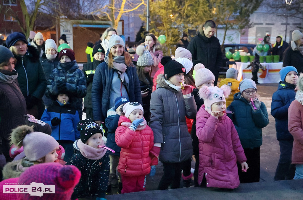Zabawa karnawałowa, rozbieranie choinki, postacie z bajek i filmów