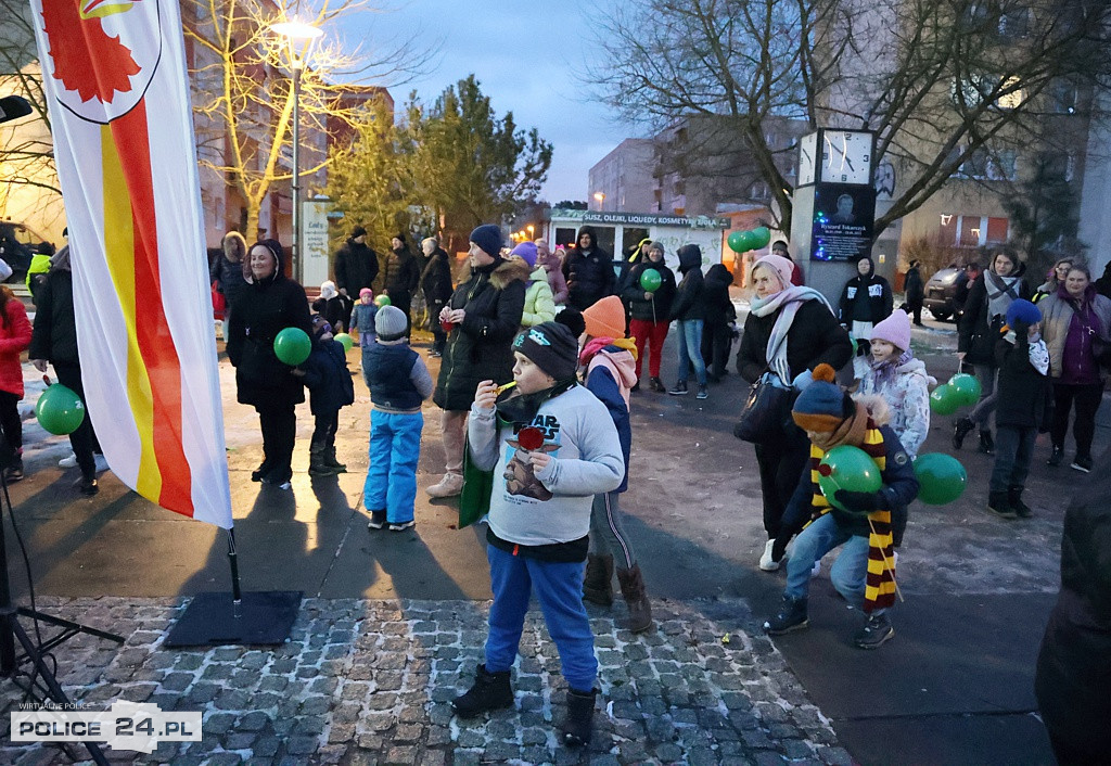 Zabawa karnawałowa, rozbieranie choinki, postacie z bajek i filmów