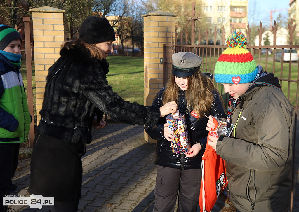 W Policach od rana kwestowano na rzecz WOŚP