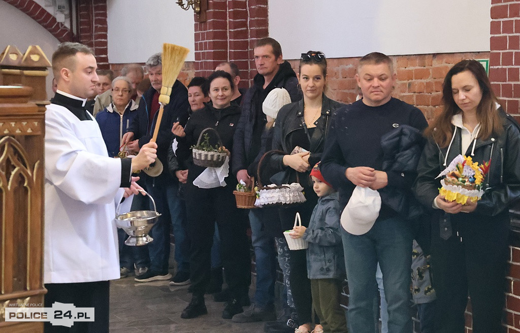 Święcenie pokarmów w Policach, Niekłończycy