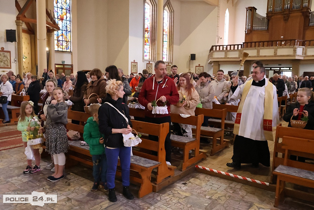 Święcenie pokarmów w Policach, Niekłończycy