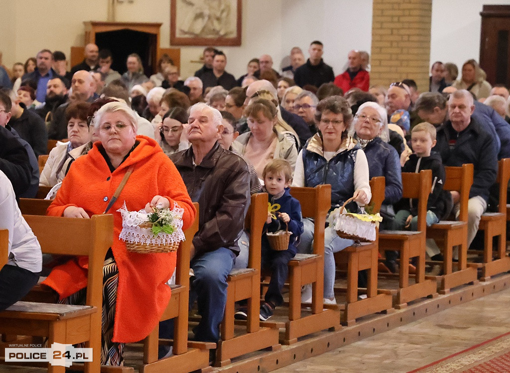 Święcenie pokarmów w Policach, Niekłończycy