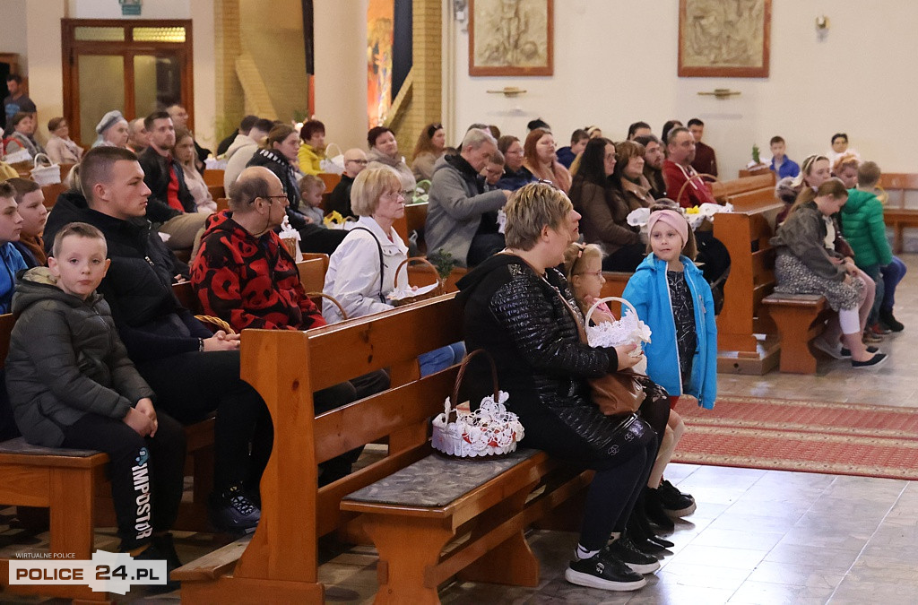 Święcenie pokarmów w Policach, Niekłończycy