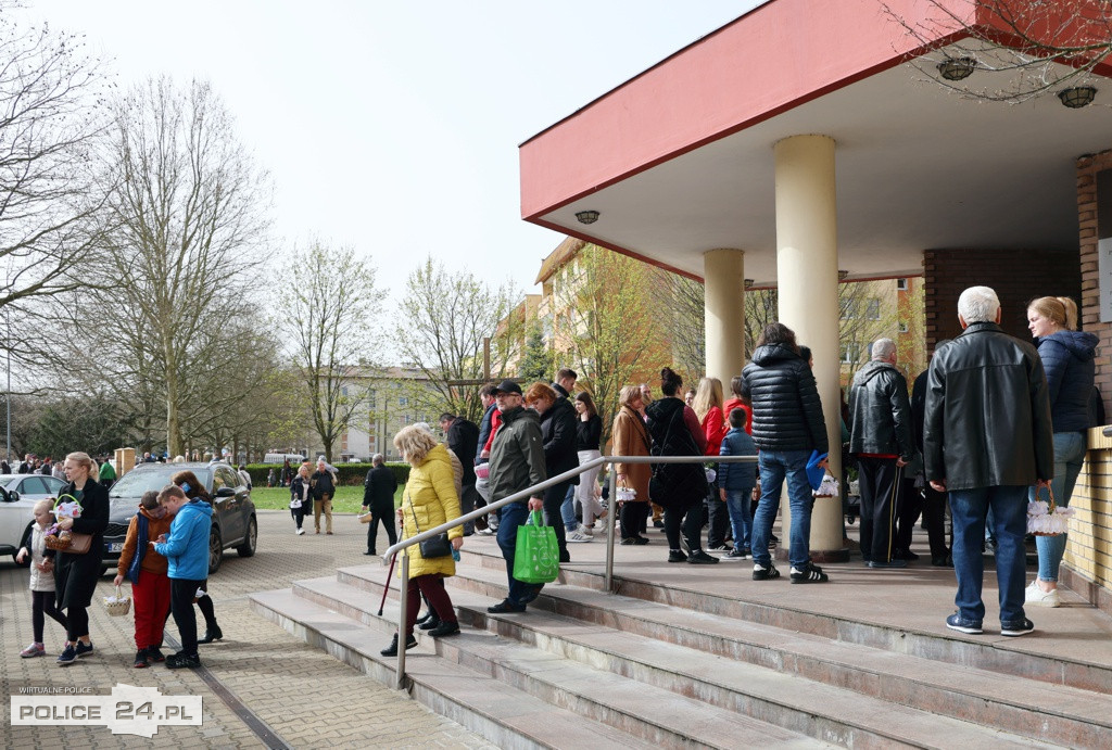Święcenie pokarmów w Policach, Niekłończycy