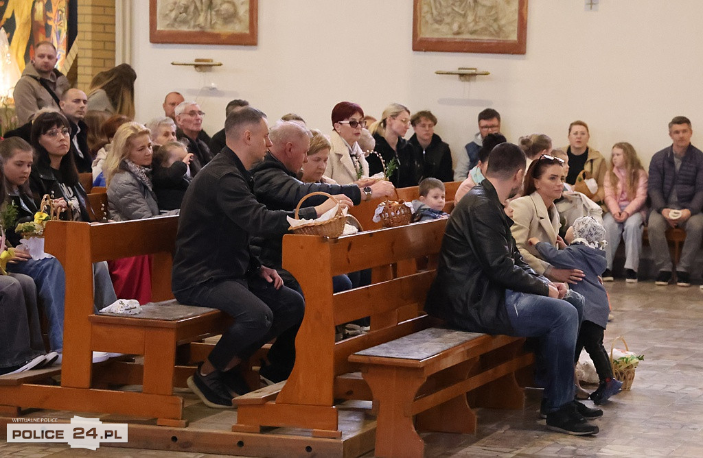 Święcenie pokarmów w Policach, Niekłończycy