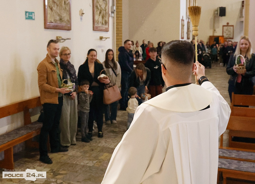 Święcenie pokarmów w Policach, Niekłończycy