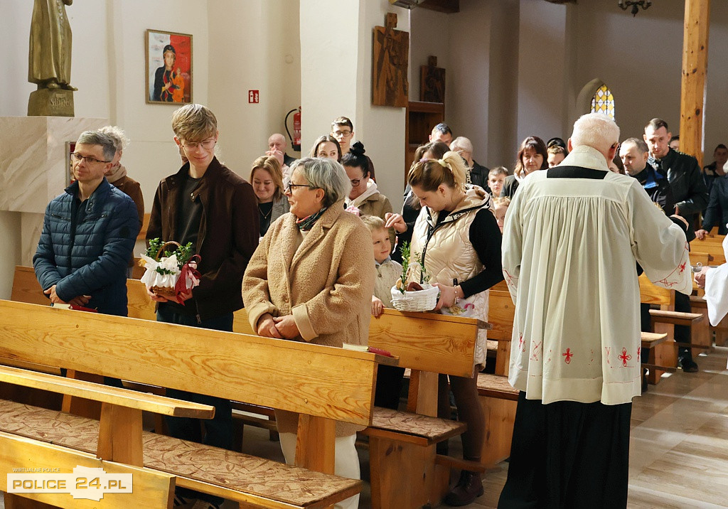 Święcenie pokarmów w Policach, Niekłończycy