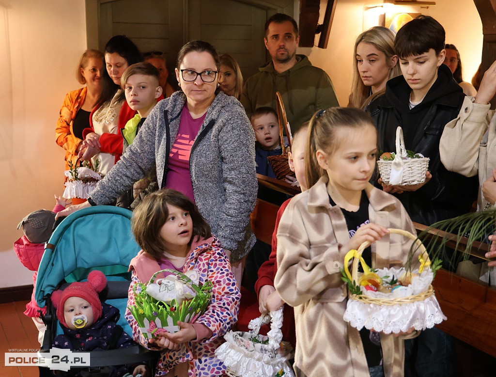 Święcenie pokarmów w Policach, Niekłończycy