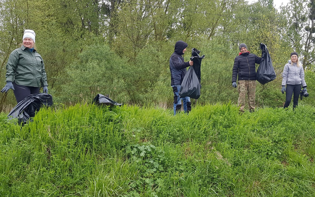 Sprzątanie Łarpii i jej brzegu