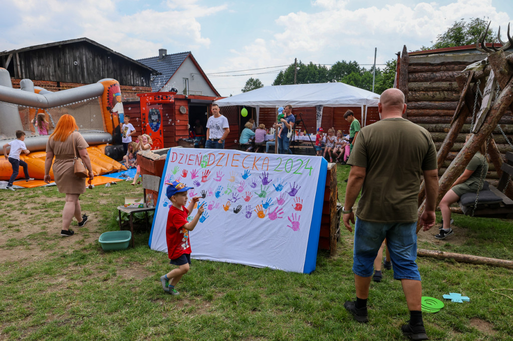 Uniemyśl. Dzień Dziecka w wiosce Tipi